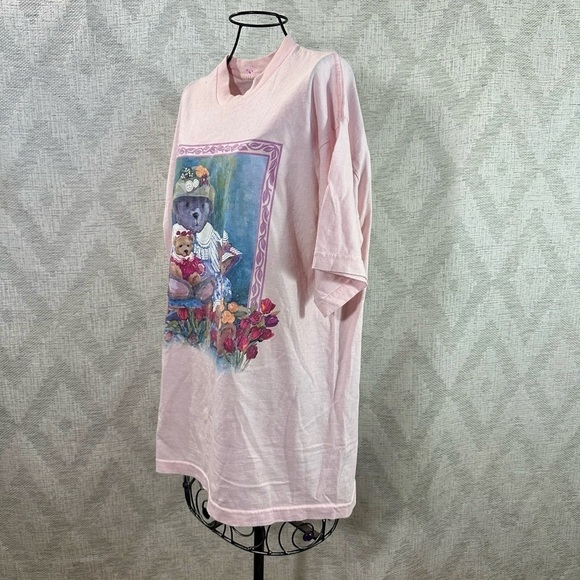 Vintage pink teddy bear graphic crewneck t-shirt - Picture 4 of 6